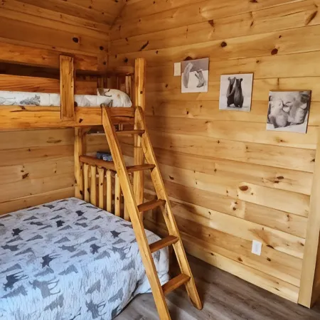 Cozy mountain retreat on Wears Valley, Modern Rustic Cabin!