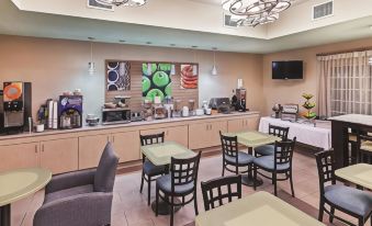 La Quinta Inn & Suites by Wyndham Corpus Christi Northwest