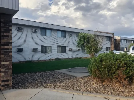 Days Inn Glendive Отели рядом с достопримечательностью «Парк штата Макошика»