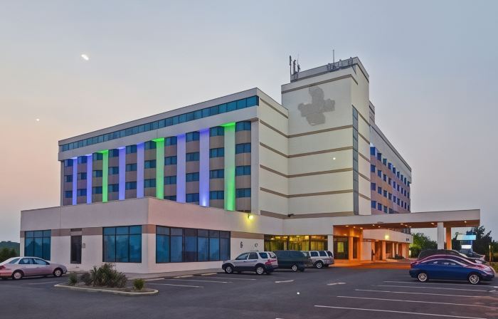 Travelodge by Wyndham Avenel Woodbridge