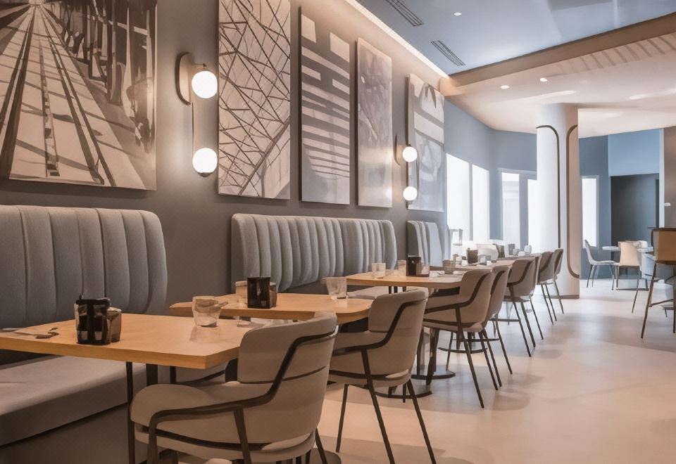 3. 코트야드 바이 ..