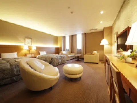 Hotel Grande Hagakure โรงแรมในซากา