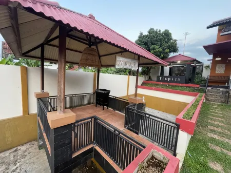 Villa Tropica Kuningan