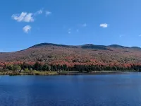 Bright Alpine Suite Near Sugarbush & MAD River Glen • Walk to Blueberry Lake Hotels in Warren