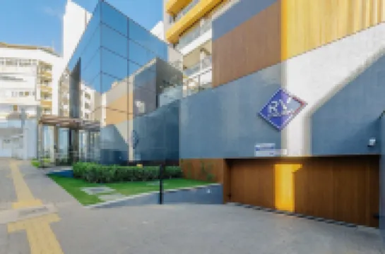 Apartments in a Building With a Pool 800m From the Beach in Salvador - EDF Hotels in 