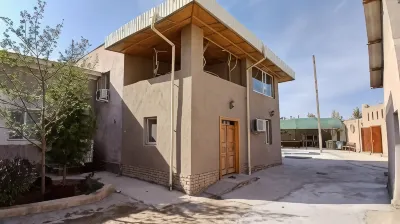 Deshon Qala Guest House Отели в г. 