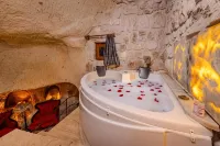 Saliche Cave Suite