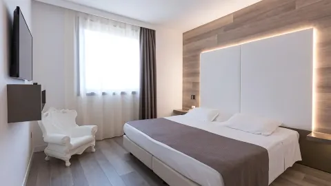 City Hotel & Suites in Foligno