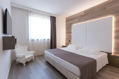 City Hotel & Suites Hotels in 