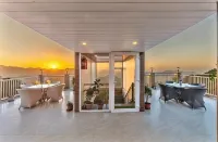 Wood Stock Kasauli - Rooms & Cottages - Panoramic View & Balcony Rooms - Bed and Breakfasts