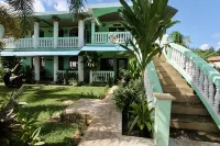 Hospedaje Rosa Del Mar & Sweets Cafe Hotels in Corn Island