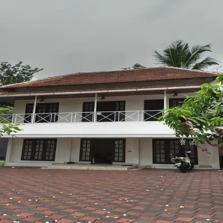 Vaiga Homes - Vembanadu Lakeview Retreat