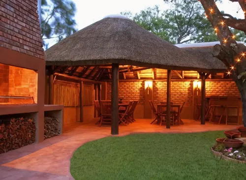 Treetops Guesthouse - 3 ดาว