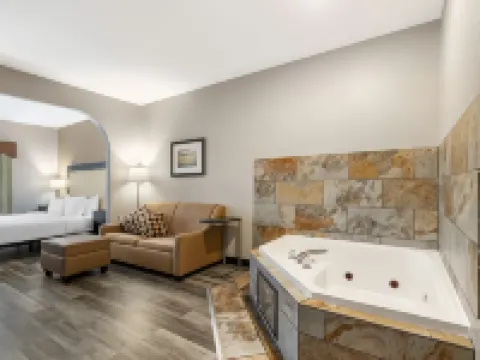 Best Western Plus des Moines West Inn  Suites Hotels in Clive