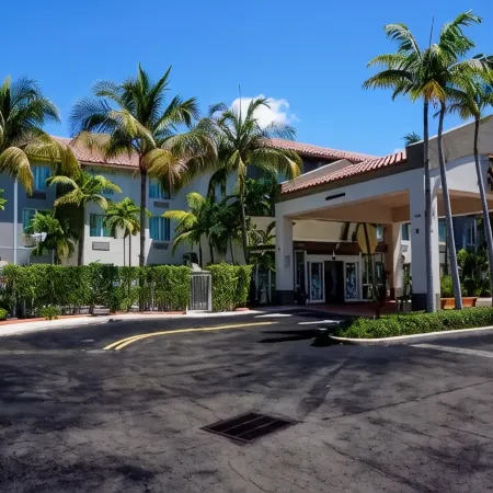 Holiday Inn Express & Suites Dania Beach - Airport Area