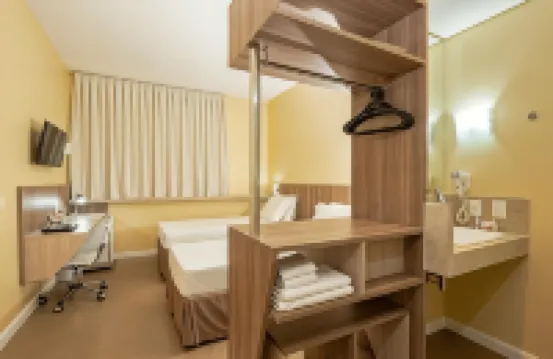 สลิมคุยาบาแอโรพอร์โต โรงแรมใน