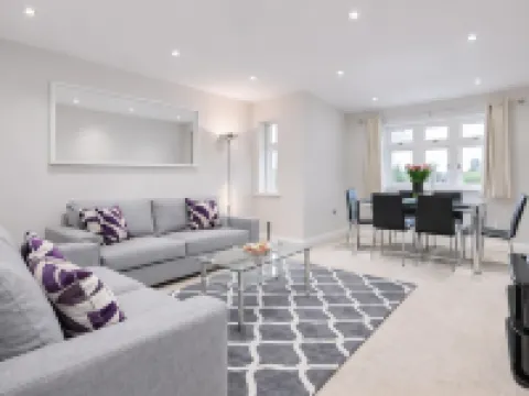 Roomspace Serviced Apartments - Kinnaird Court Hotels in Esher