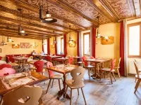 The Originals Boutique, Hôtel la Ferme du Pape, Eguisheim Hotels in Eguisheim