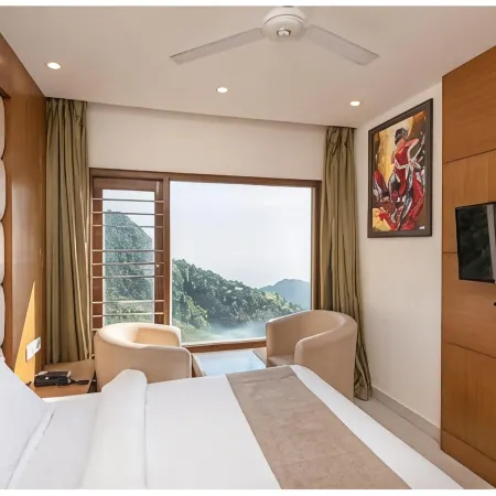 Shining Hills by Hotel Tranquility
