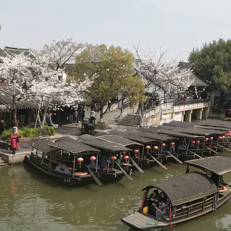 Four Seasons Spring Inn (Xitang Linhe store)