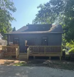Lake Breeze Cottage 6 beds w AC, hot tub near Lake Michigan beach and The Deck. - Wifi