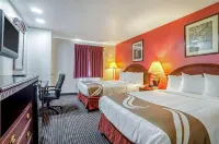 Quality Inn South - Rooftop Pools