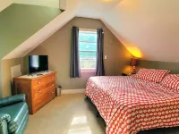 Entire Rustic Farmhouse minutes from Jay Peak Hotels in Jay