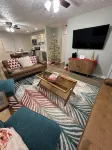 Charming 3-bedroom mid century modern house in peaceful setting - 3-Star