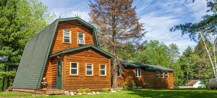 Spacious 5-bedroom house in serene Clam Lake with WiFi Hotels in Ashland County