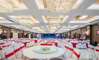 Elong Deluxe Hotel (Xuzhou Jiawang Wuyue Square)