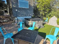 Tree House Tiny Home W Hot Tub - Tiny houses