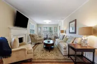 Cedar Cottage at Lake Guntersville Located a block from boat launch and park - 4성급
