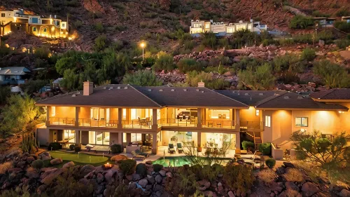 Camelback Heights - 8Br Estate w/ Pool, Theater & Camelback Views