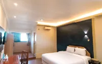 Hotel Queen Pontianak - 2-Star