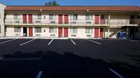 Royale Inn Motel - Bãi đậu xe