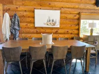 Woodland Views + Spacious Layout + Gameroom // Sleeps 12 in Beds - Hytter