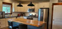 Spacious and Comfortable minutes to BZN airport, close to downtown Bozeman!