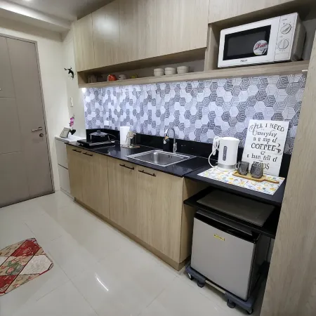 Taal View Condo in Tagaytay with Parking