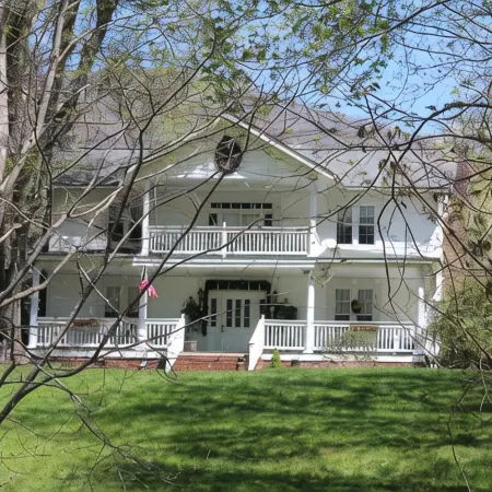 Buffalo Tavern Bed & Breakfast