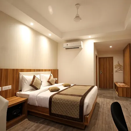 Hotel le Roi Raipur at Raipur Railway Station