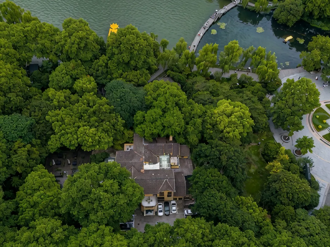 West Lake Huangfu Building - Hangzhou