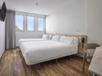 B&B HOTEL Lisboa Aeroporto Hotels near Olivais