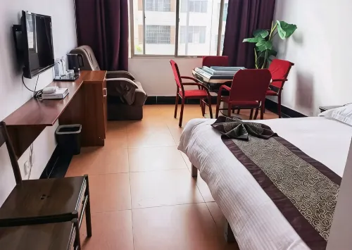 Penglai Hotel (Shengjing Avenue Branch) - parking
