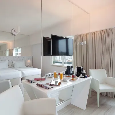 Lutecia Smart Design Hotel Hotels near Alvalade