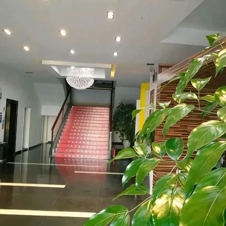 Cengong Qicai Garden Hotel