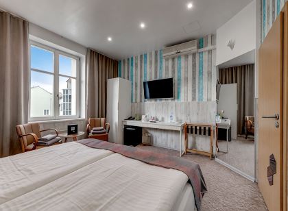 Royal Court Hotel
