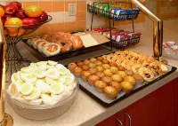 Baymont by Wyndham Bonita Springs Naples North - breakfast