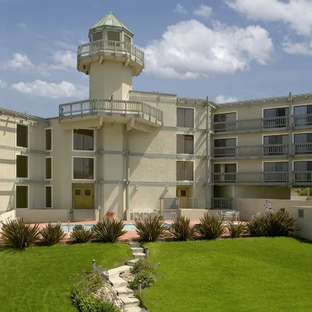 Pacifica Lighthouse Hotel Trademark Collection by Wyndham