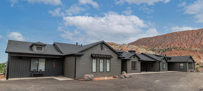 BLACK SHEEP INN Newly Constructed Hampshire #3 of 4 Units โรงแรมในซีดาร์ซิตี้