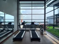 Front One Premier King Hotel - С тренажерным залом